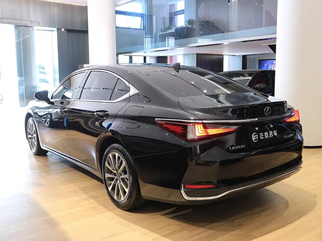 LEXUS ES 2021