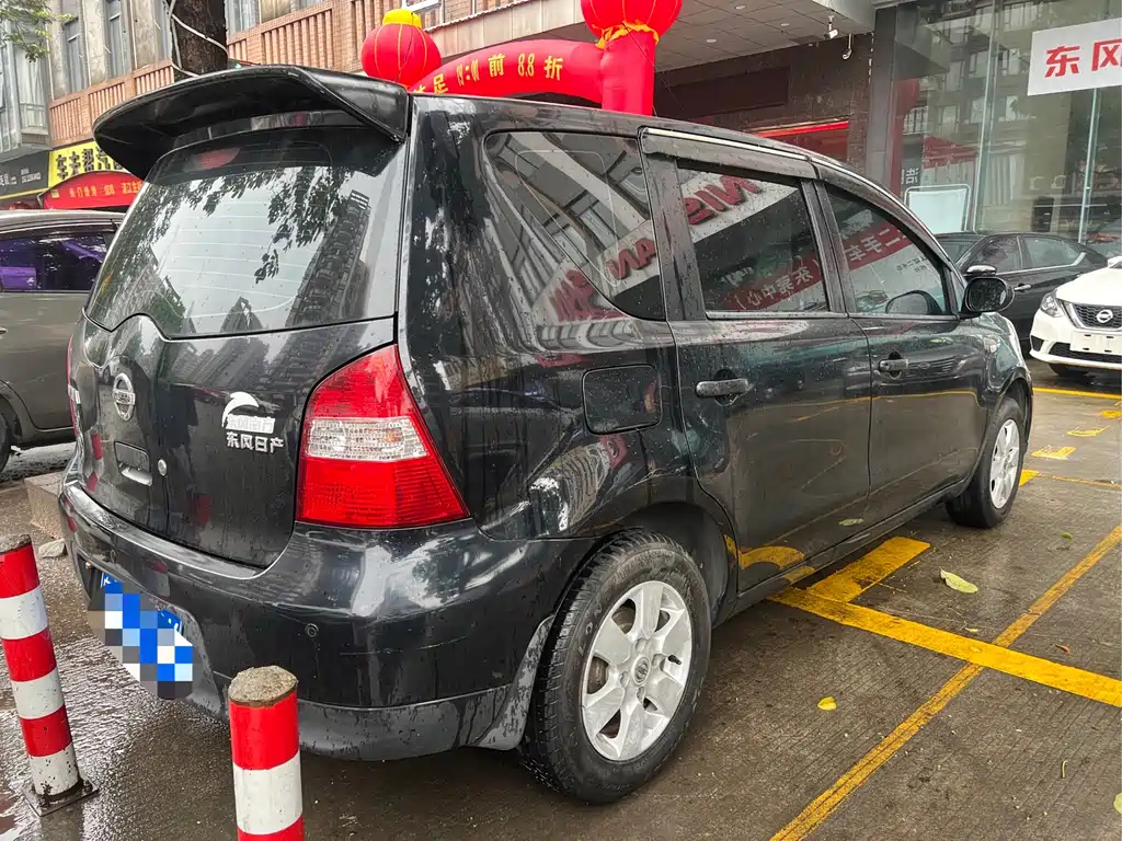 NISSAN LIVINA 2008