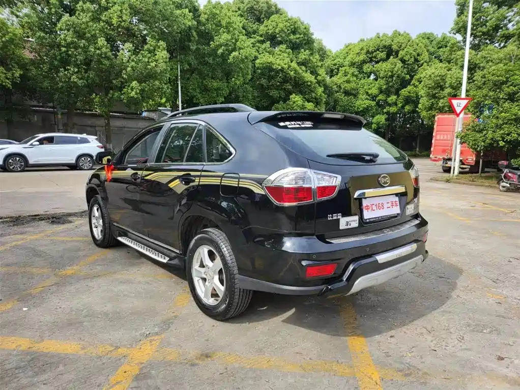 BYD S6 2015