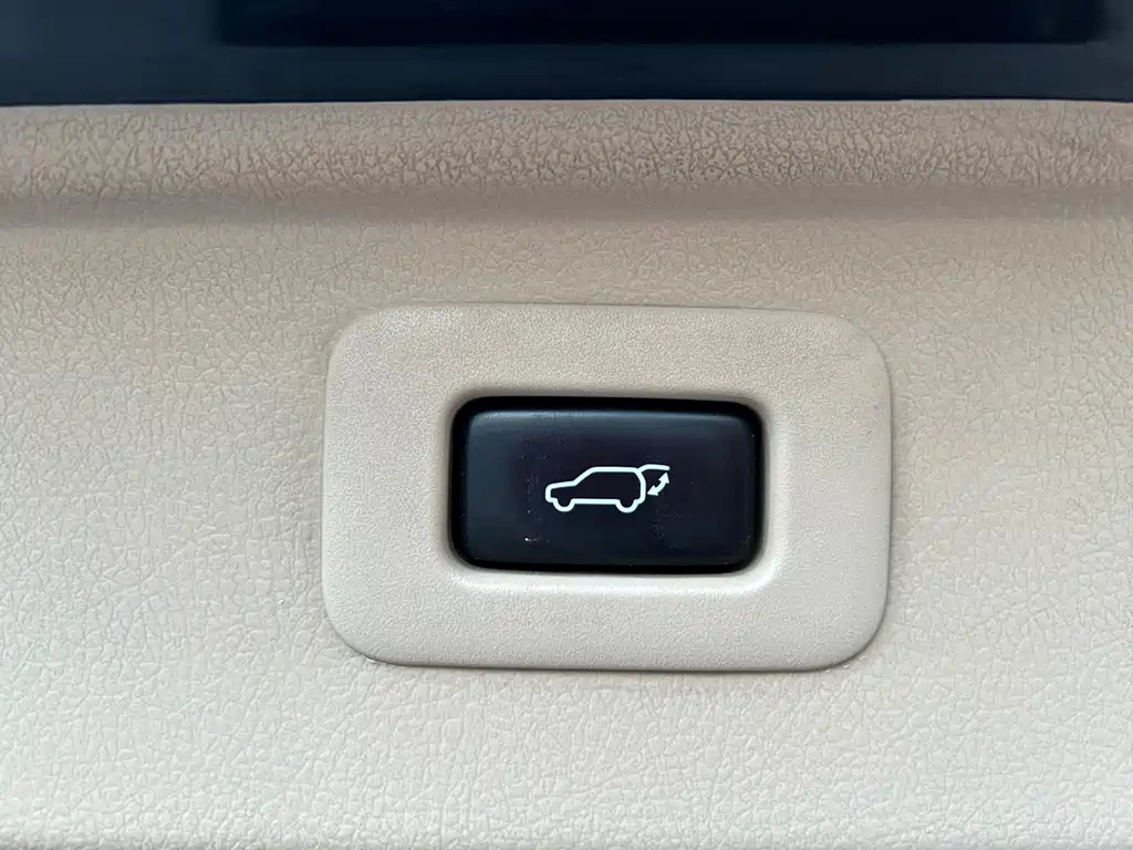 TOYOTA ALPHARD 2015