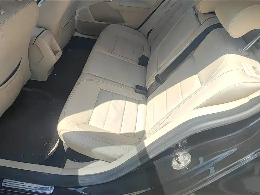 VOLKSWAGEN LAVIDA 2014