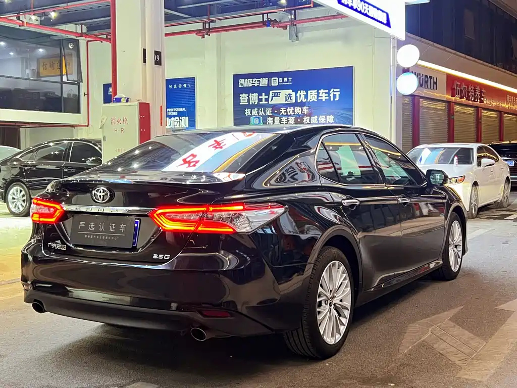 TOYOTA CAMRY 2020