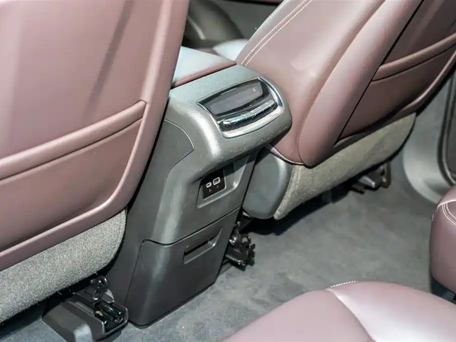 CADILLAC XT6 2021