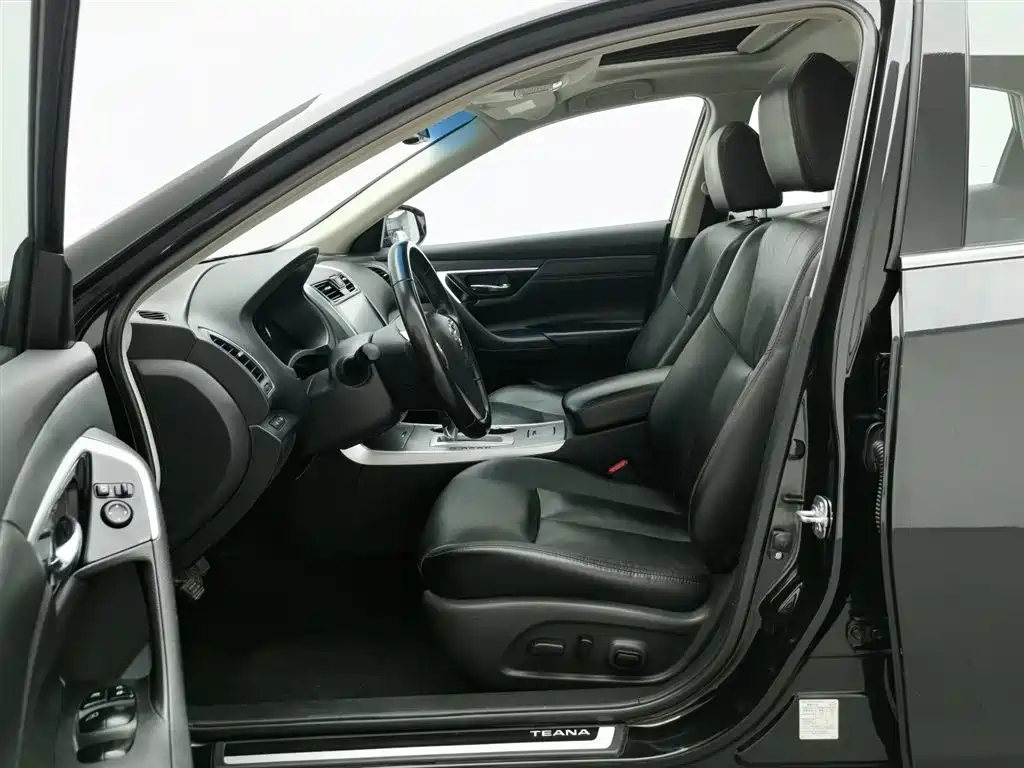 NISSAN TEANA 2018