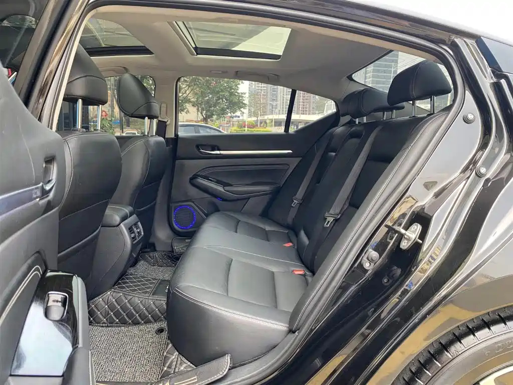 NISSAN TEANA 2022