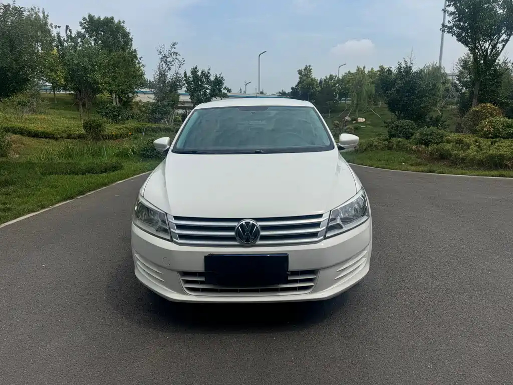 VOLKSWAGEN SANTANA