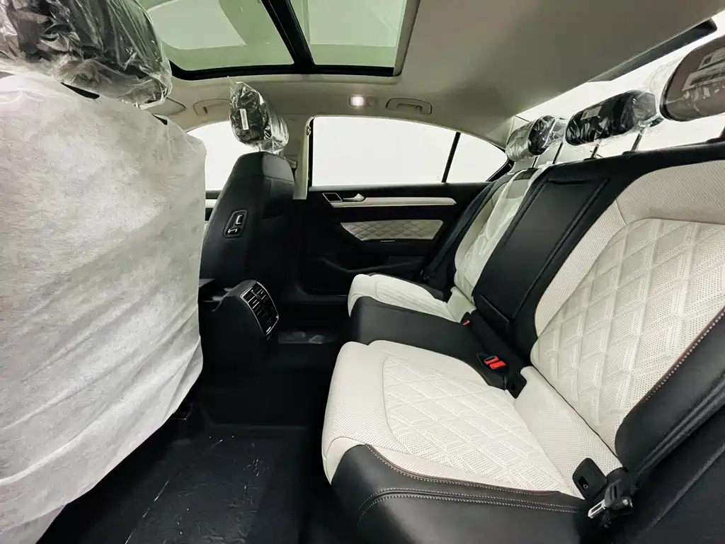 VOLKSWAGEN MAGOTAN 2024