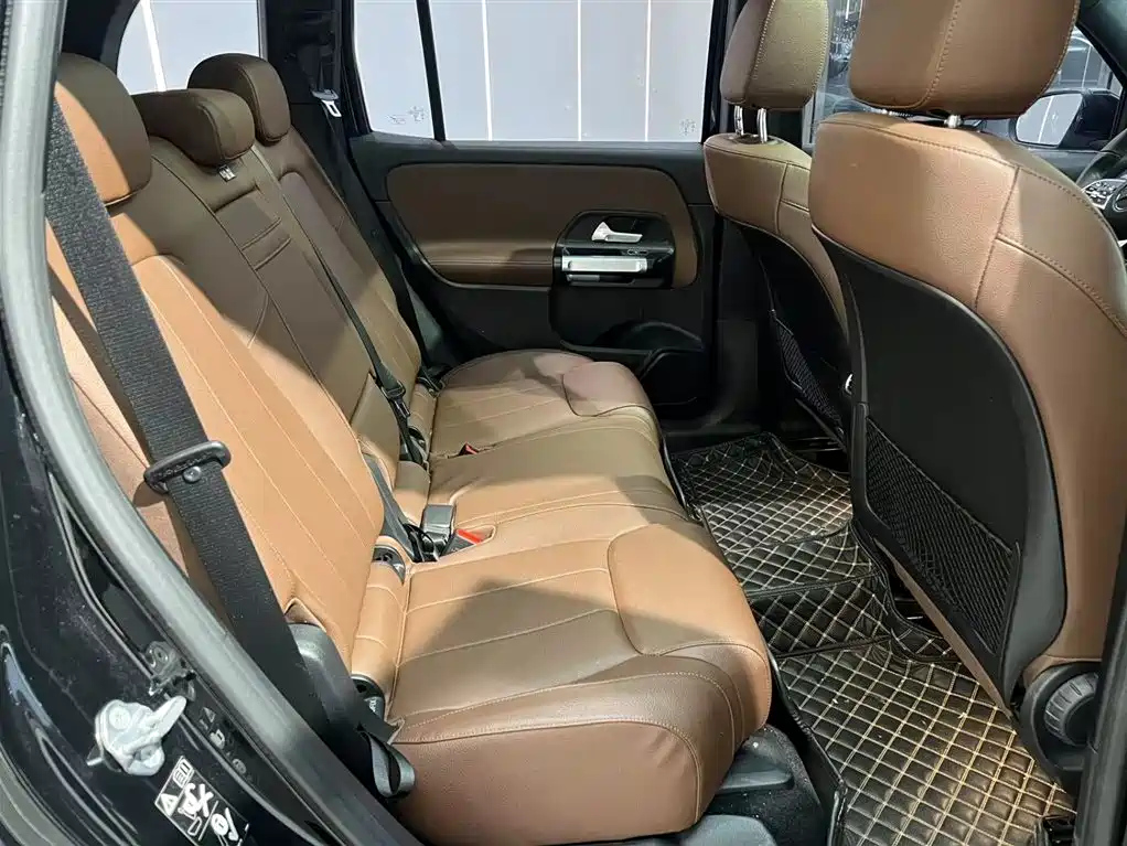 MERCEDES BENZ GLB 2023
