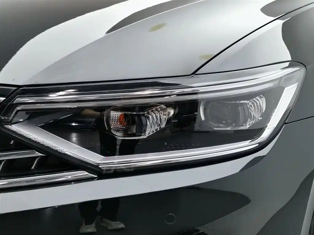 VOLKSWAGEN MAGOTAN 2023