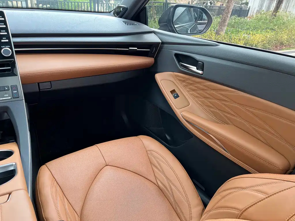 TOYOTA AVALON 2019