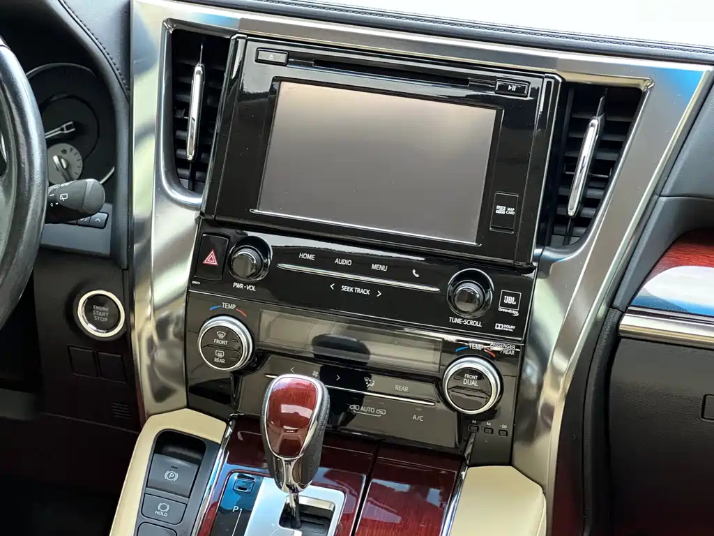 TOYOTA ALPHARD 2017