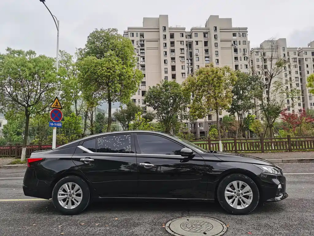 NISSAN TEANA 2019