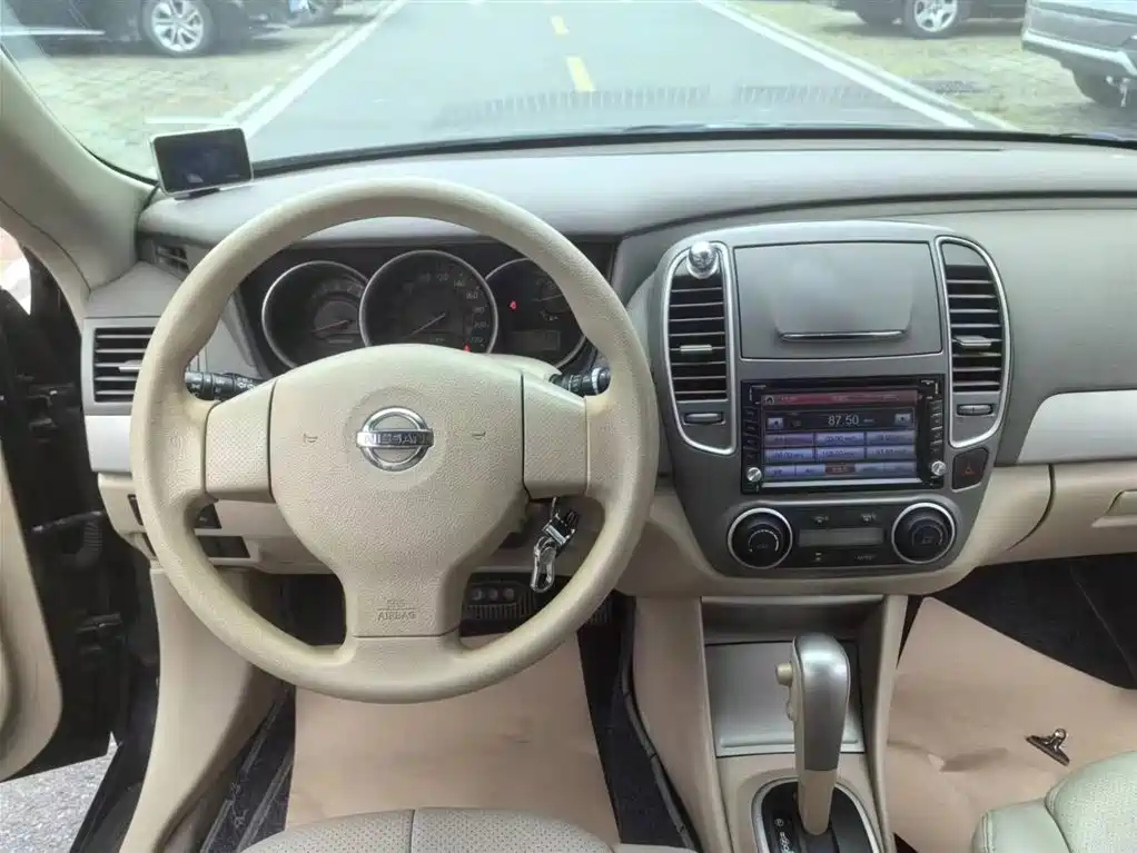 NISSAN SYLPHY 2016