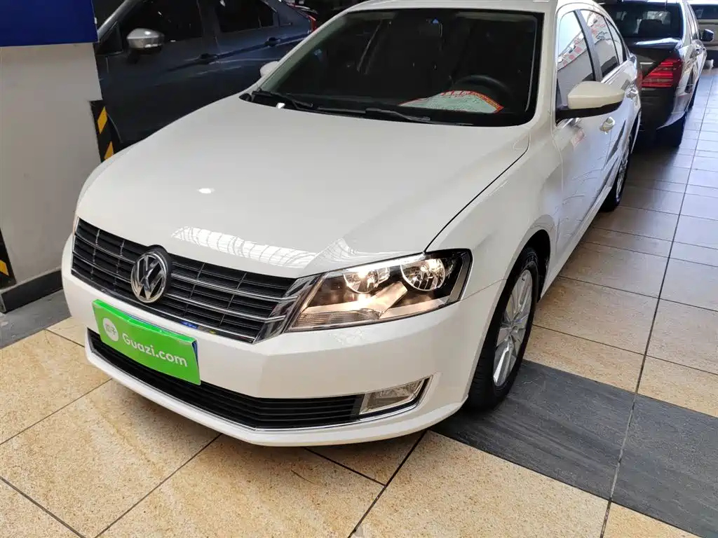 VOLKSWAGEN LAVIDA 2013