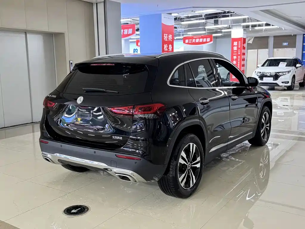 MERCEDES BENZ GLA 2022