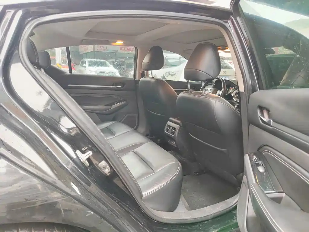 NISSAN TEANA 2021