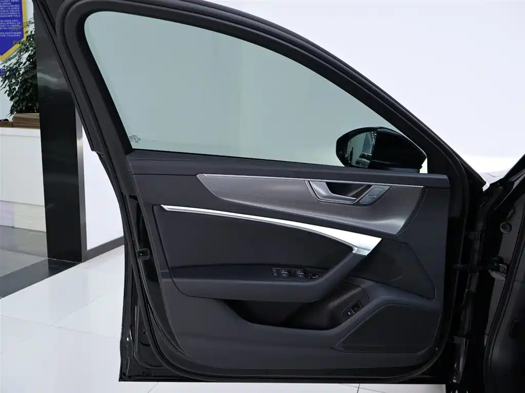 AUDI A6L 2023