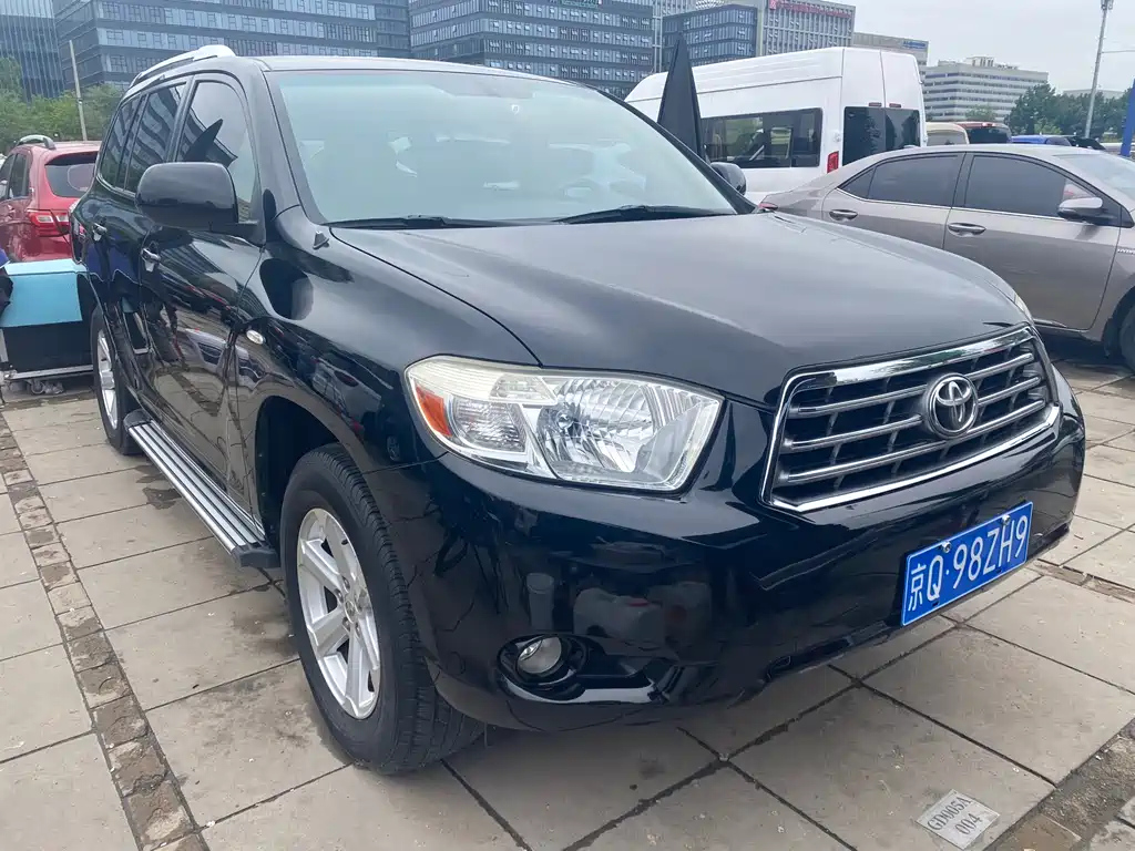 TOYOTA HIGHLANDER 2011