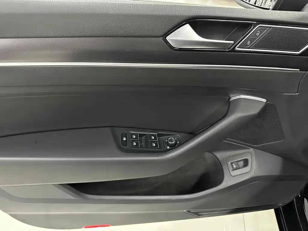 VOLKSWAGEN MAGOTAN 2022