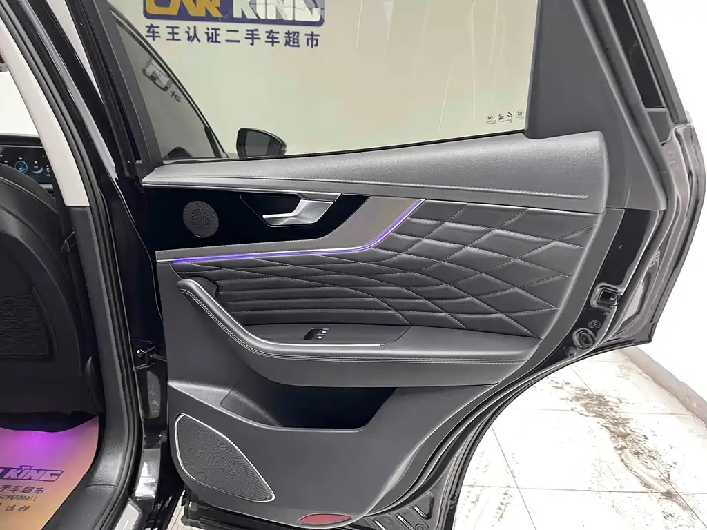 HONGQI HS5 2022