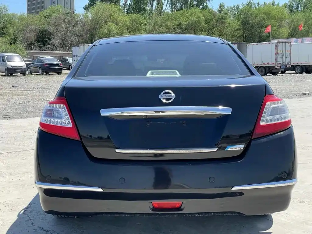 NISSAN TEANA 2011