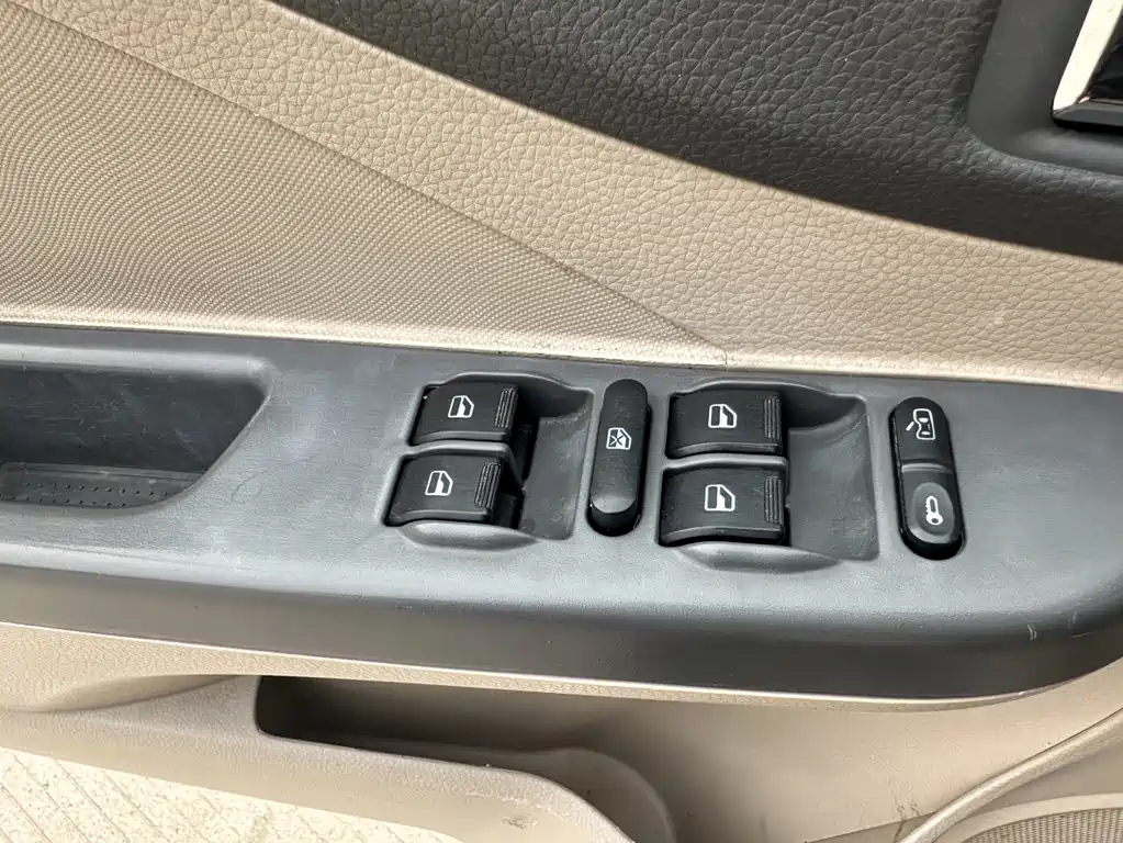CHERY E5 2014