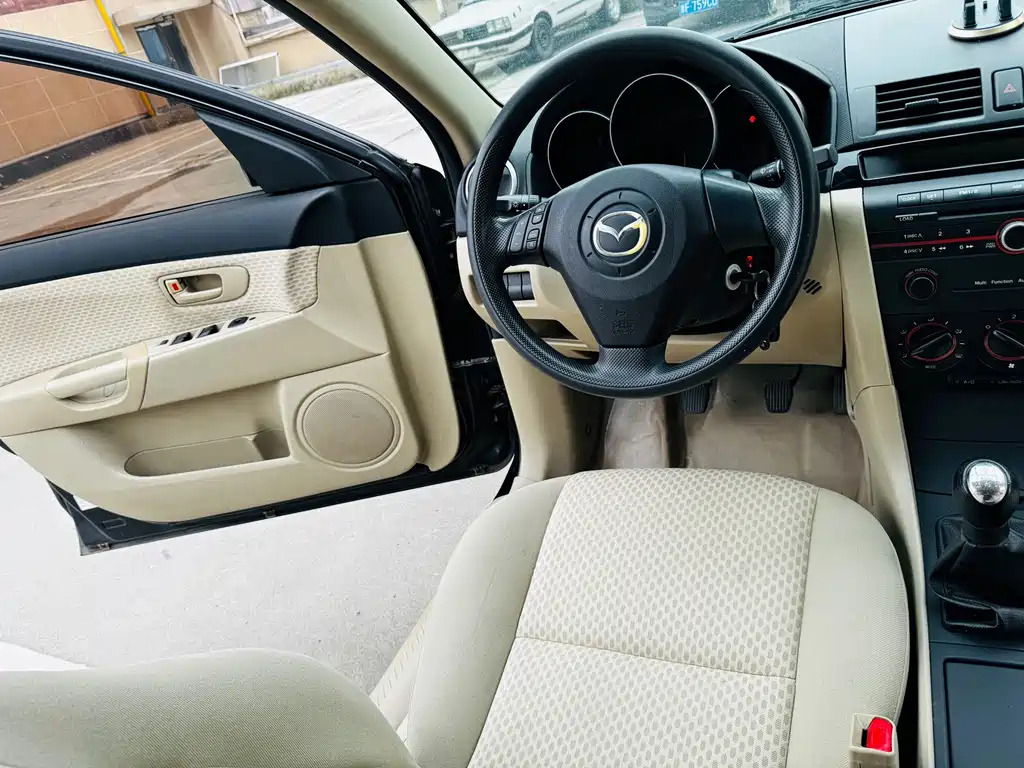 MAZDA 3 2009