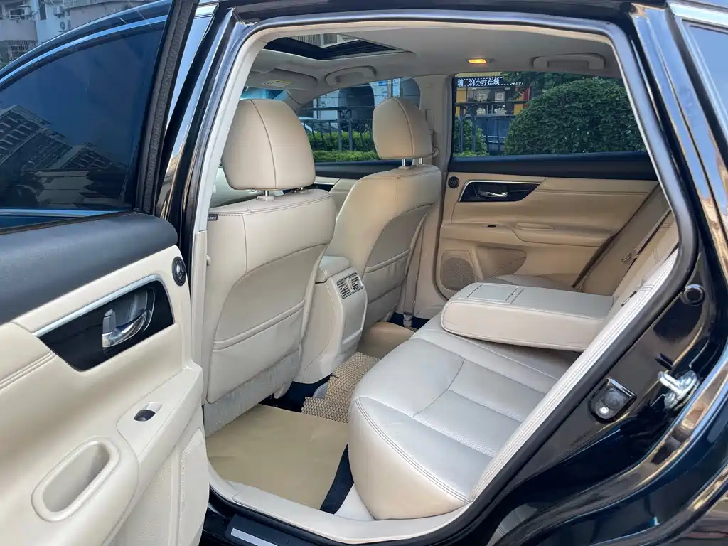 NISSAN TEANA 2019