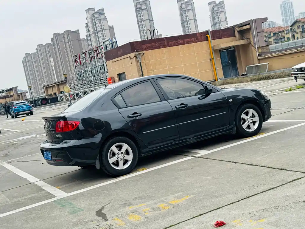 MAZDA 3 2009