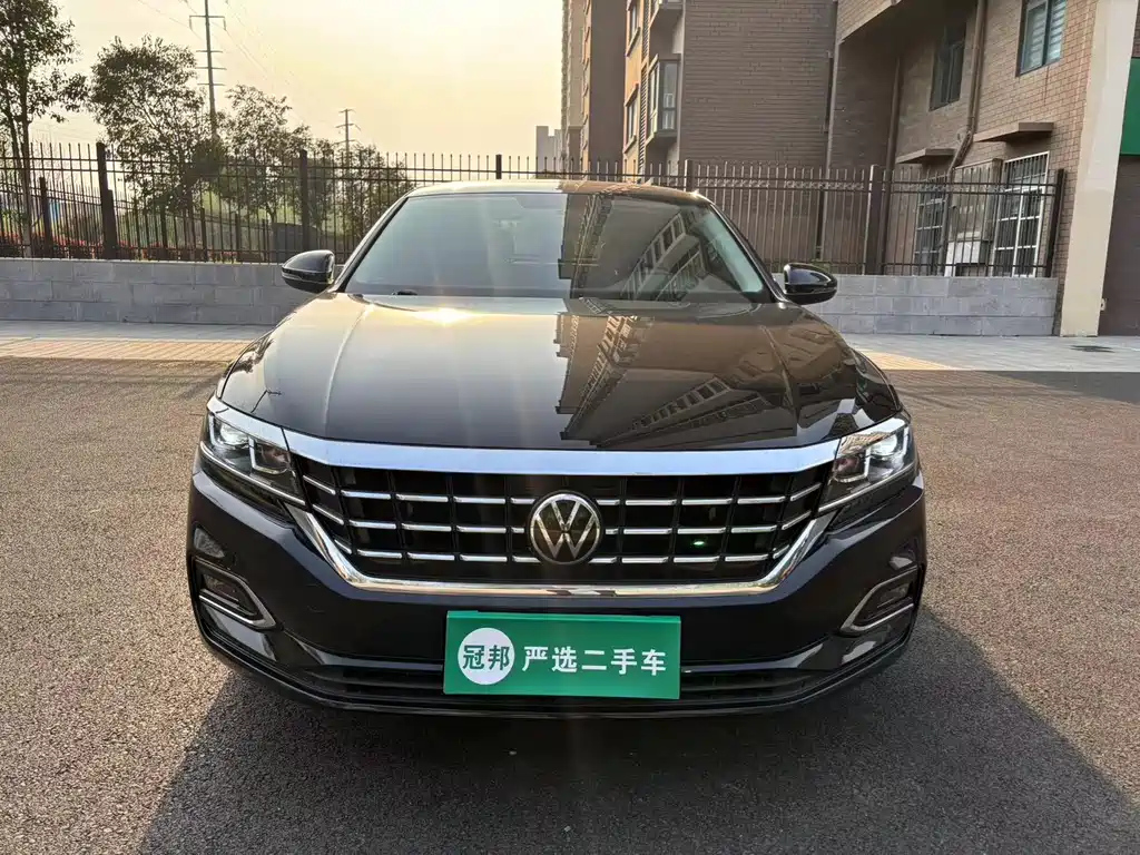 VOLKSWAGEN PASSAT 2022