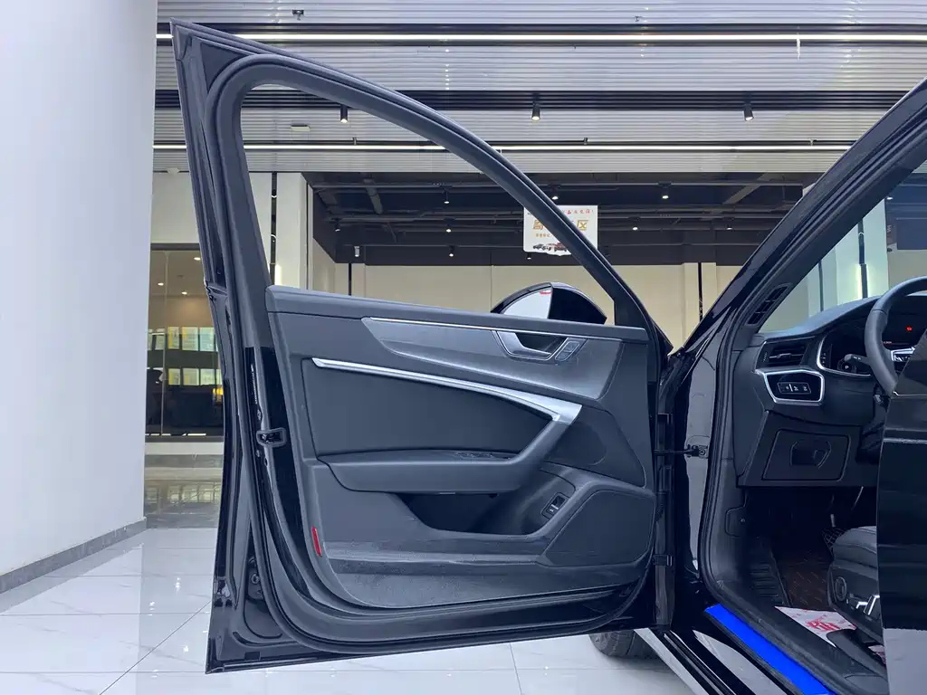 AUDI A6L 2023