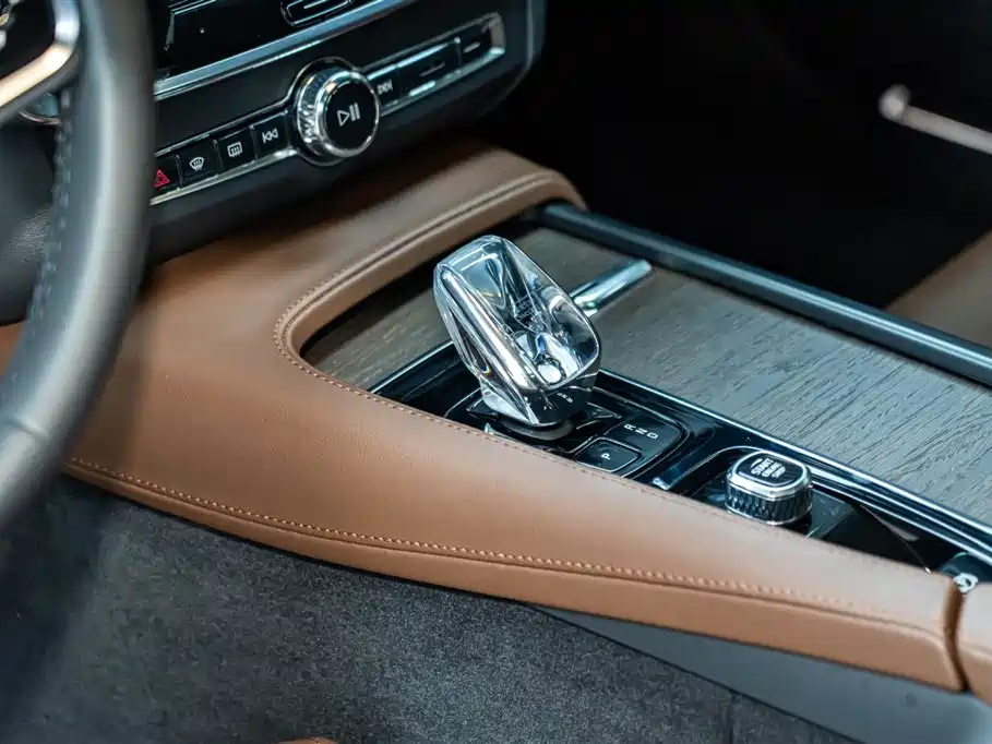 VOLVO S90 2024