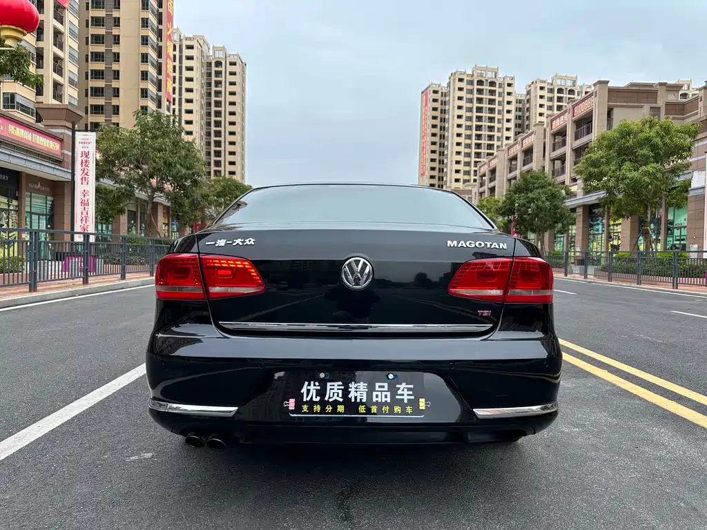 VOLKSWAGEN MAGOTAN 2015