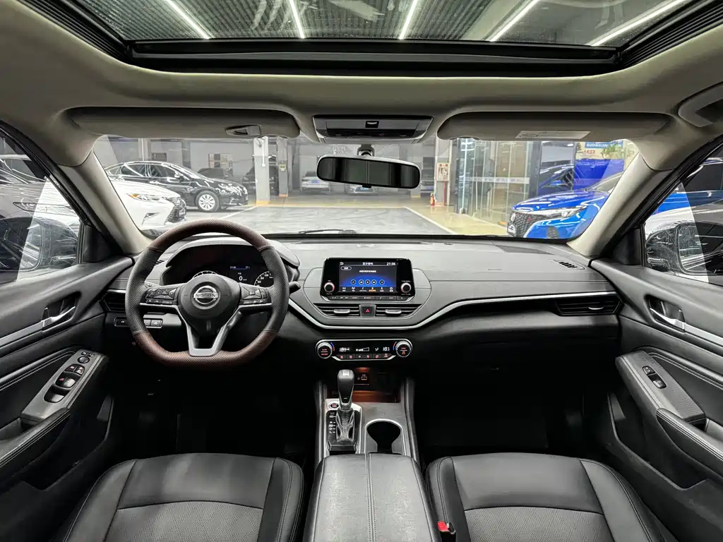 NISSAN TEANA 2019