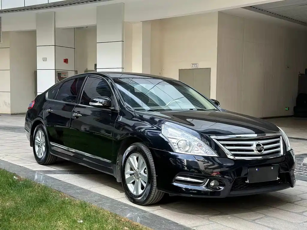 NISSAN TEANA 2013