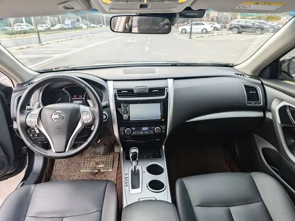 NISSAN TEANA 2017