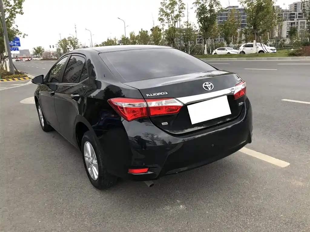 TOYOTA COROLLA 2015