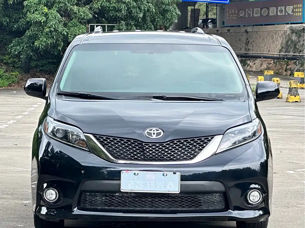Аукционный лист TOYOTA SIENNA 2016