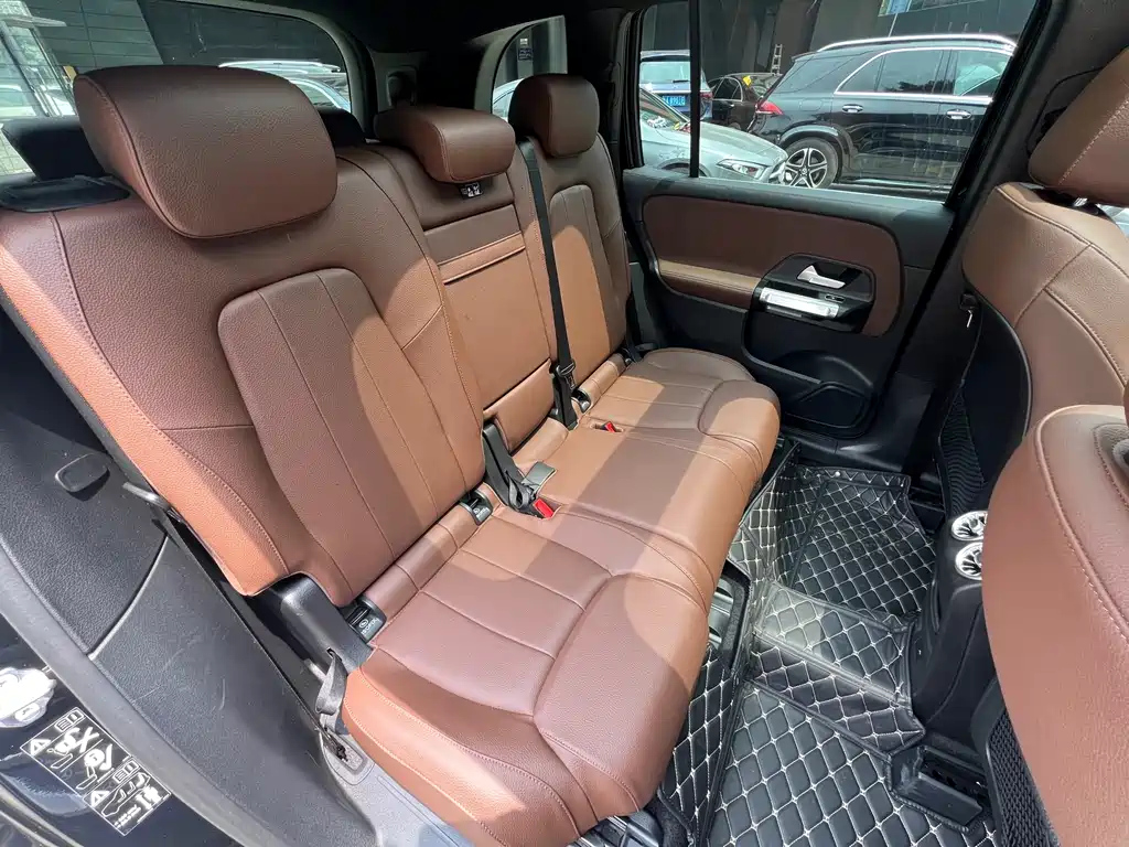MERCEDES BENZ GLB 2023