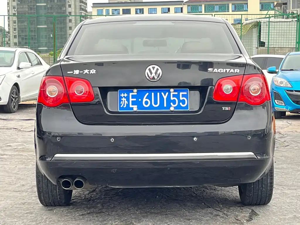 VOLKSWAGEN SAGITAR 2011
