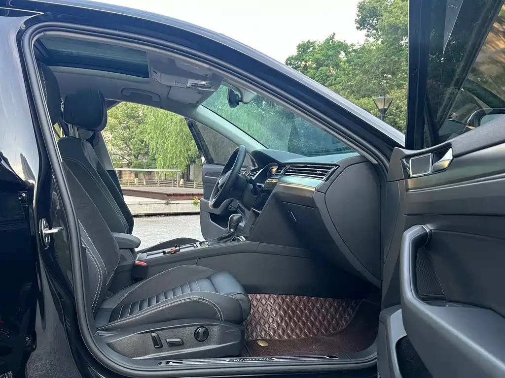 VOLKSWAGEN MAGOTAN 2021
