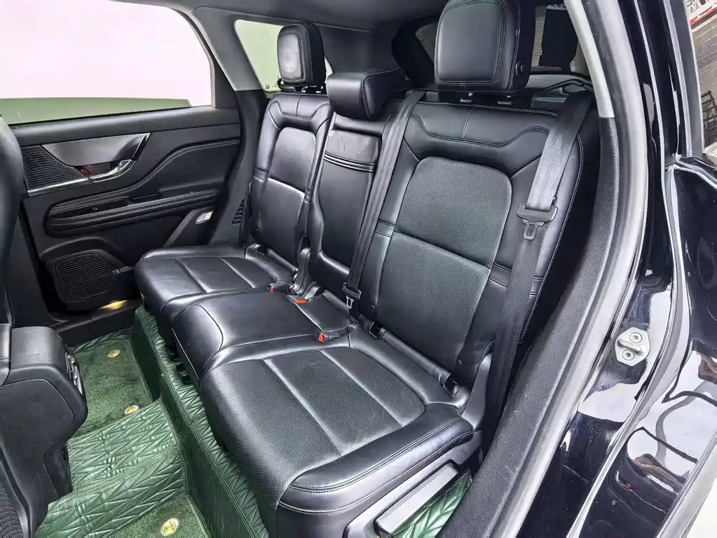 LINCOLN ADVENTURER 2021