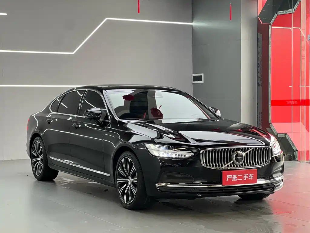VOLVO S90 2023