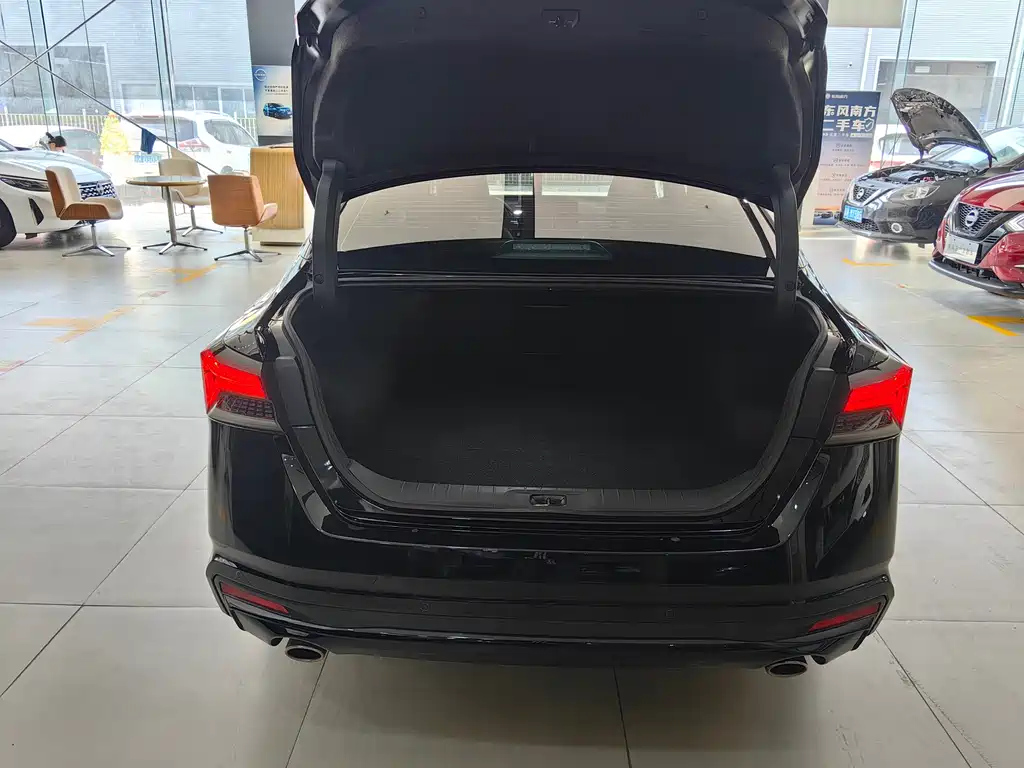 NISSAN TEANA 2023