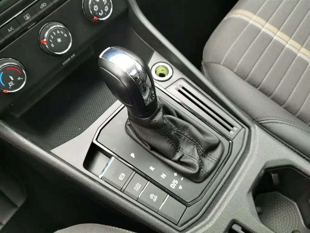 VOLKSWAGEN LAVIDA 2020