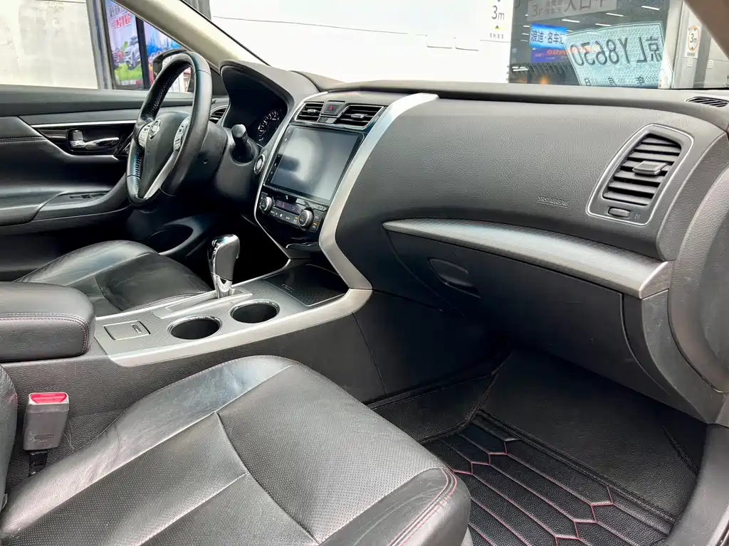 NISSAN TEANA 2018