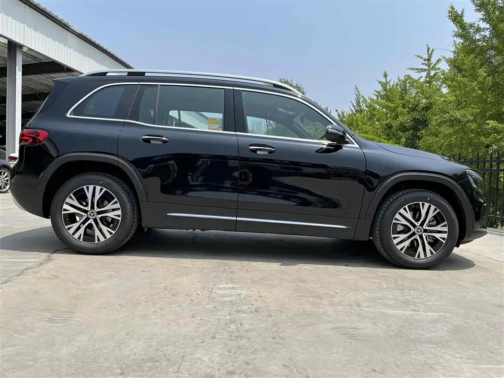 MERCEDES BENZ GLB 2024
