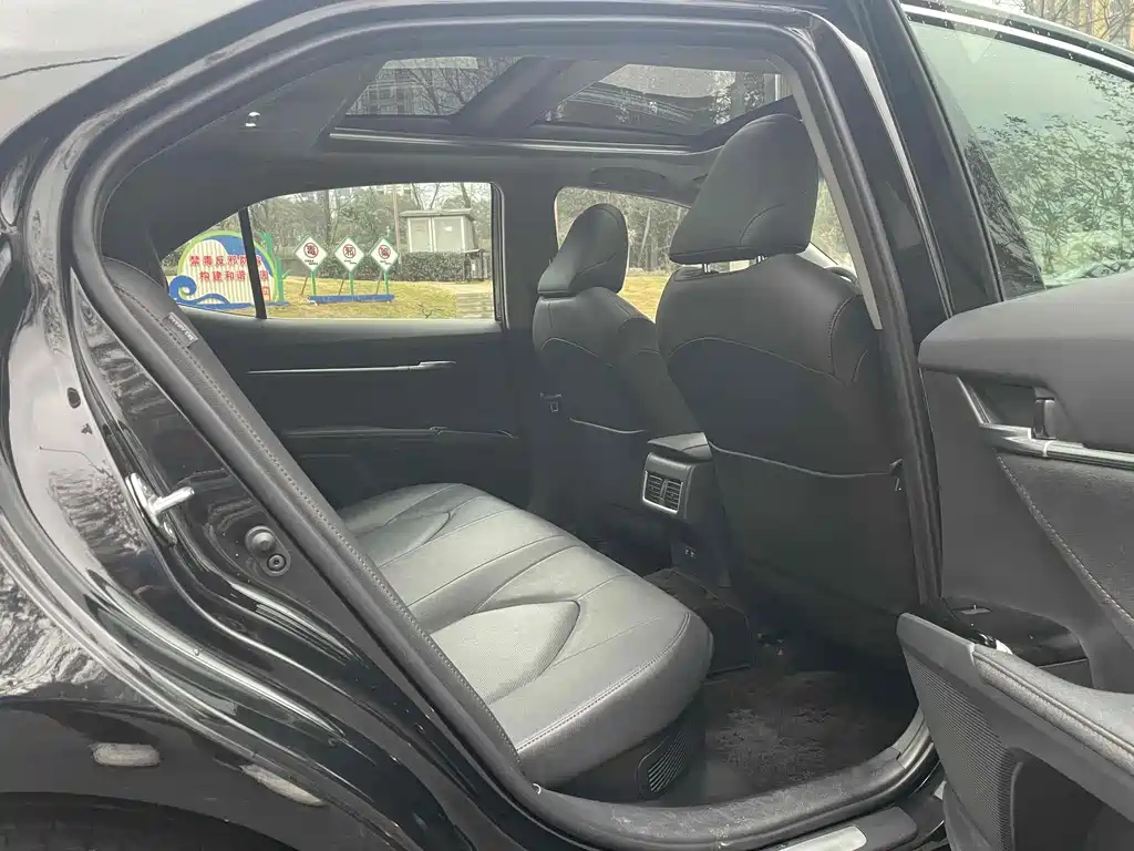 TOYOTA CAMRY 2021