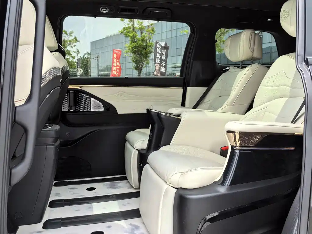 TRUMPCHI M8 2023