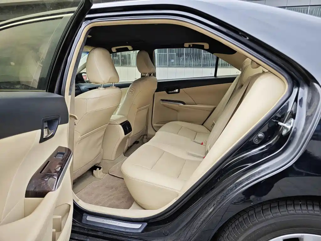 TOYOTA CAMRY 2016